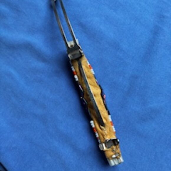 Vintage Hand Beaded Barrette with silver clip - Picture 5 of 7